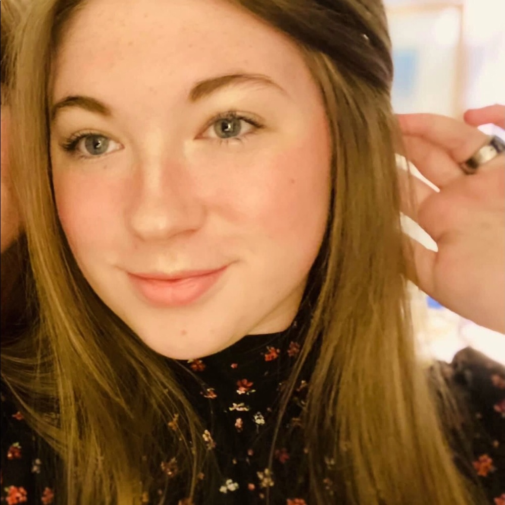 Meet your Posher, Abigail